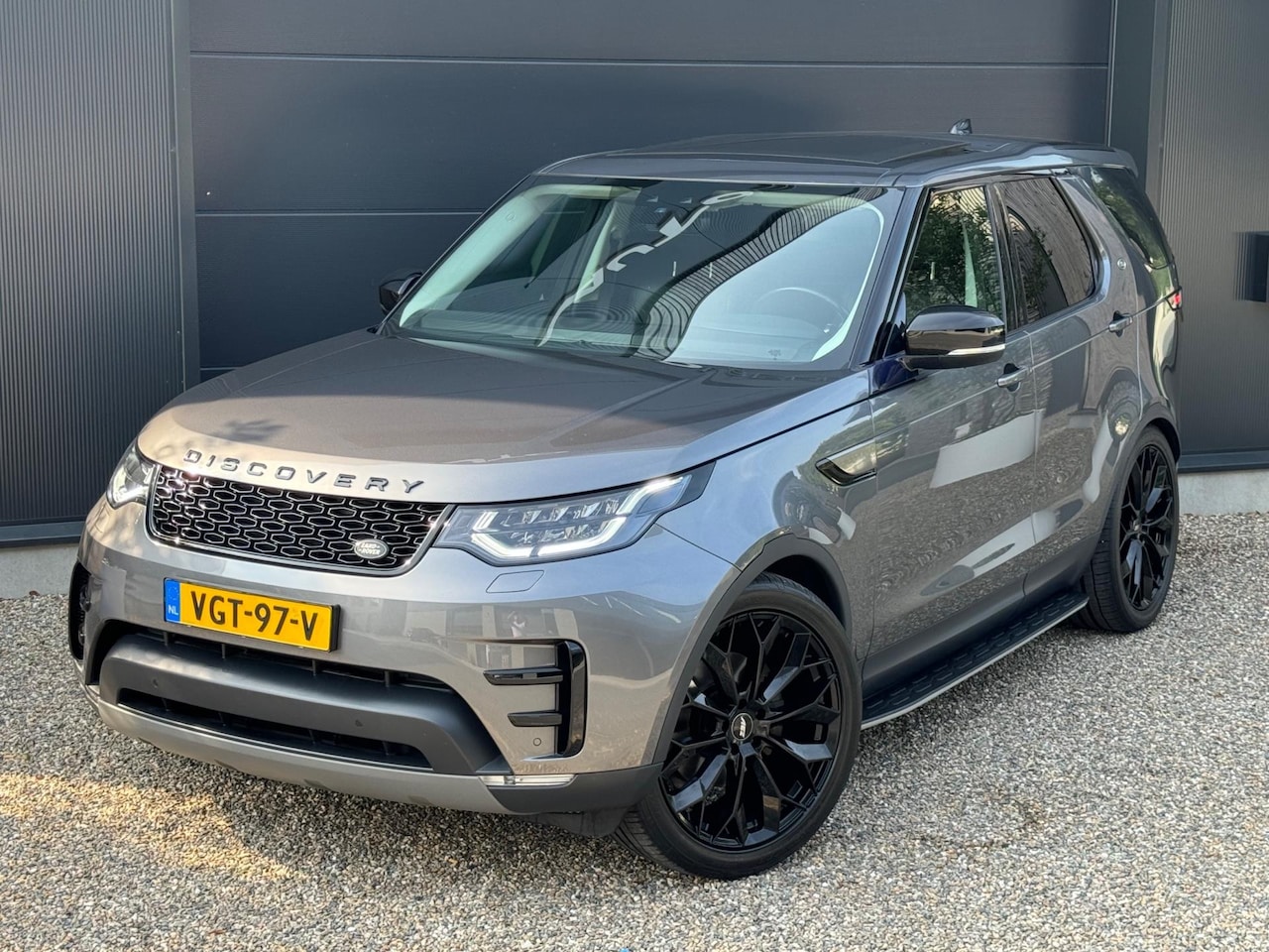 Land Rover Discovery - 2.0 Si4 SE 301pk | Grijs kenteken | Panorama | Luchtvering | Trekhaak - AutoWereld.nl