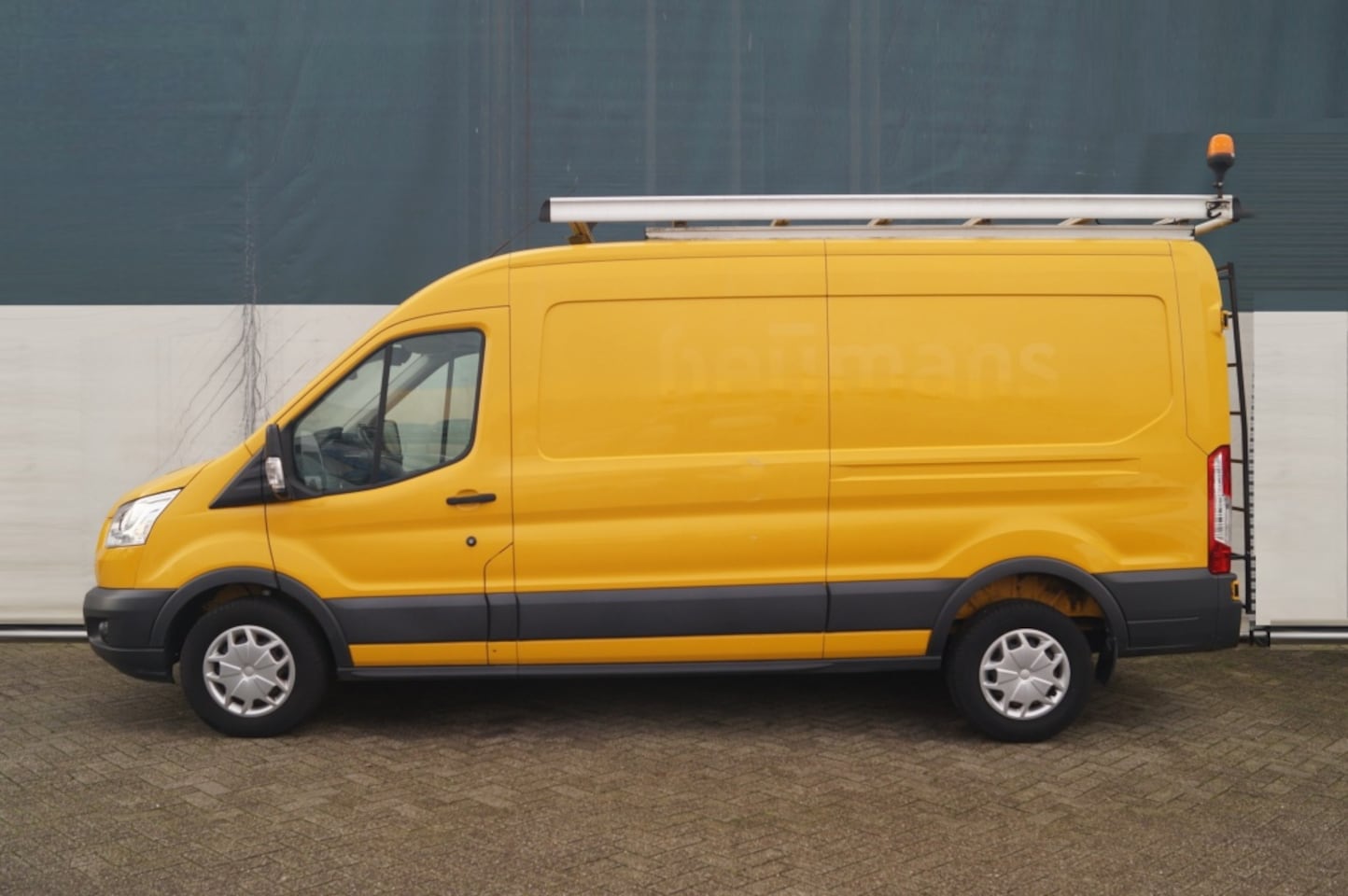 Ford Transit - 350 2.0 TDCI 130pk L3-H2 Trend -AIRCO-PDC- - AutoWereld.nl