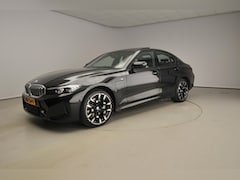 BMW 3-serie - Sedan 330e | M-Sportpakket | LED | Navigatie | Schuifdak | trekhaak | Sportstoelen | Stoel