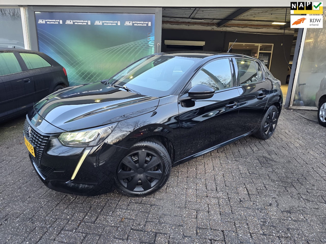 Peugeot 208 - 1.2 75PK Active | 12MND GARANTIE | CARPLAY | CRUISE | NIEUWE APK | TREKHAAK | - AutoWereld.nl