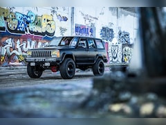 Jeep Cherokee - 5.7 V8 LS1 Swap (324PK) en volledig gerestaureerd