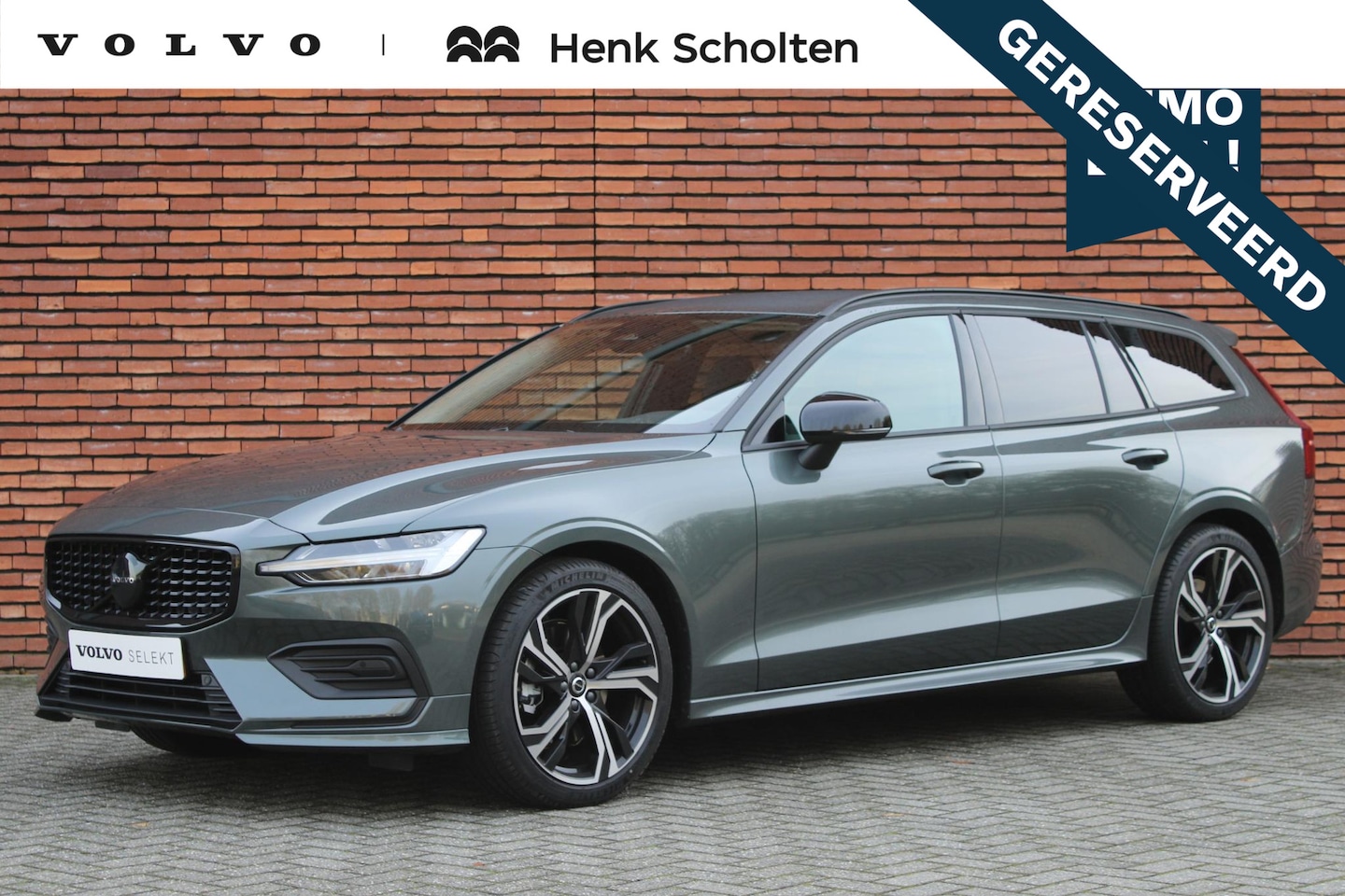 Volvo V60 - B4 Essential | Lederen Bekleding | Stoel-/ stuurwielverwarming | Adaptive Cruise Control | - AutoWereld.nl
