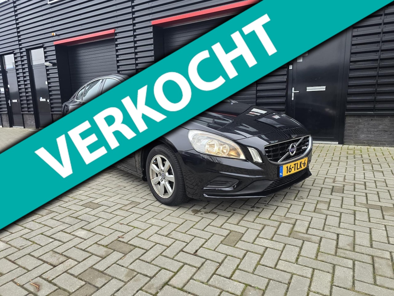 Volvo S60 - 1.6 DRIVe R-Design / AUTOMAAT / NAVI / PDC / ELEC. PAKKET / NAP - AutoWereld.nl