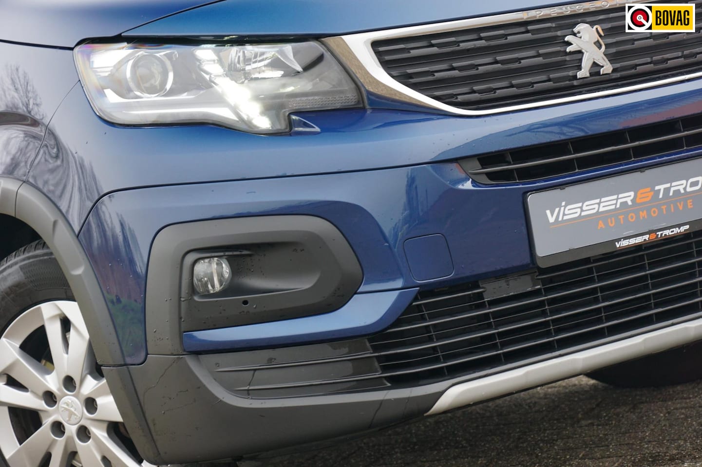 Peugeot Rifter - 1.2 Puretech Allure Pack 130pk Automaat - Blue Nuit - Camera/Navigatie/Zenith Panoramadak - AutoWereld.nl