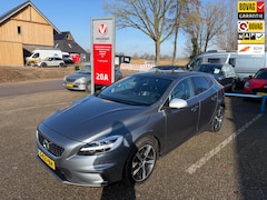 Volvo V40 - 1.5 T3 Polar+ Sport | R-design | Panoramadak | Trekhaak | All Season