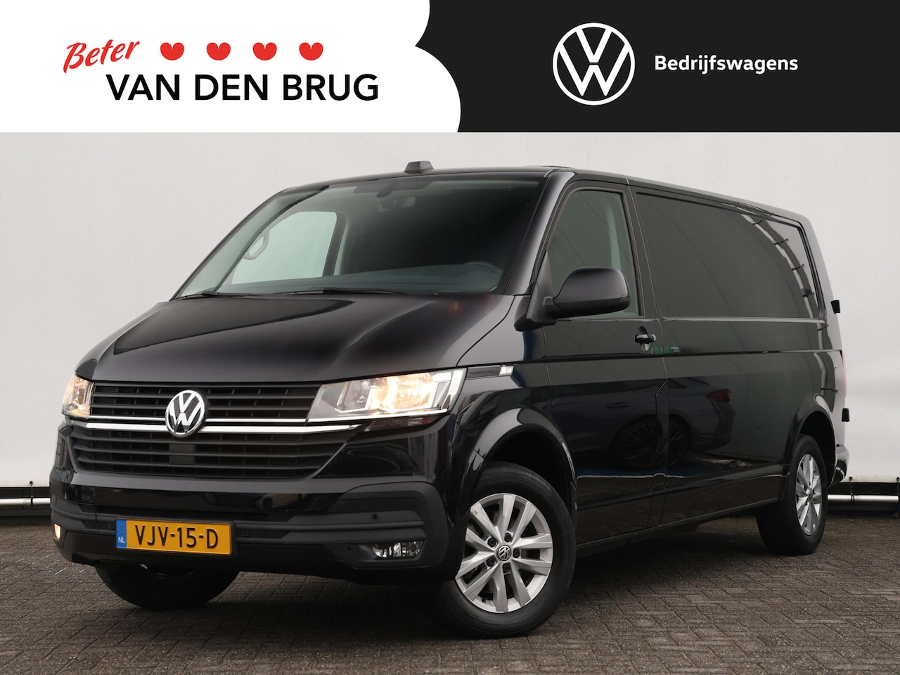 Volkswagen Transporter - 2.0 TDI 150PK L2H1 Highline Automaat | Airco | Cruise control | App connect | Multi stuur - AutoWereld.nl