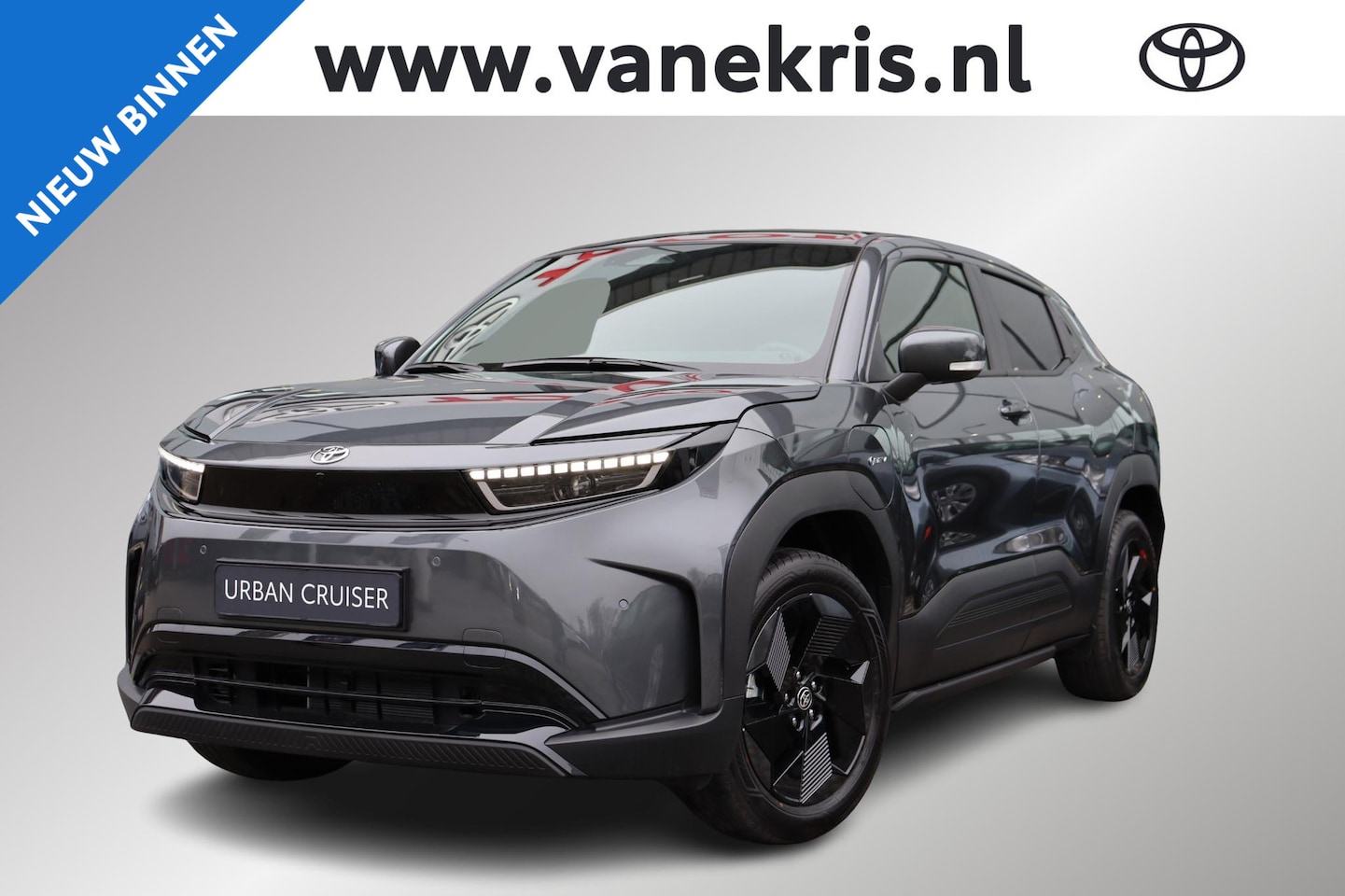 Toyota Urban Cruiser - Dynamic 61,1 kWh, Navi, Apple Carplay, Android Auto, Adaptieve cruise control, Stoel / stu - AutoWereld.nl