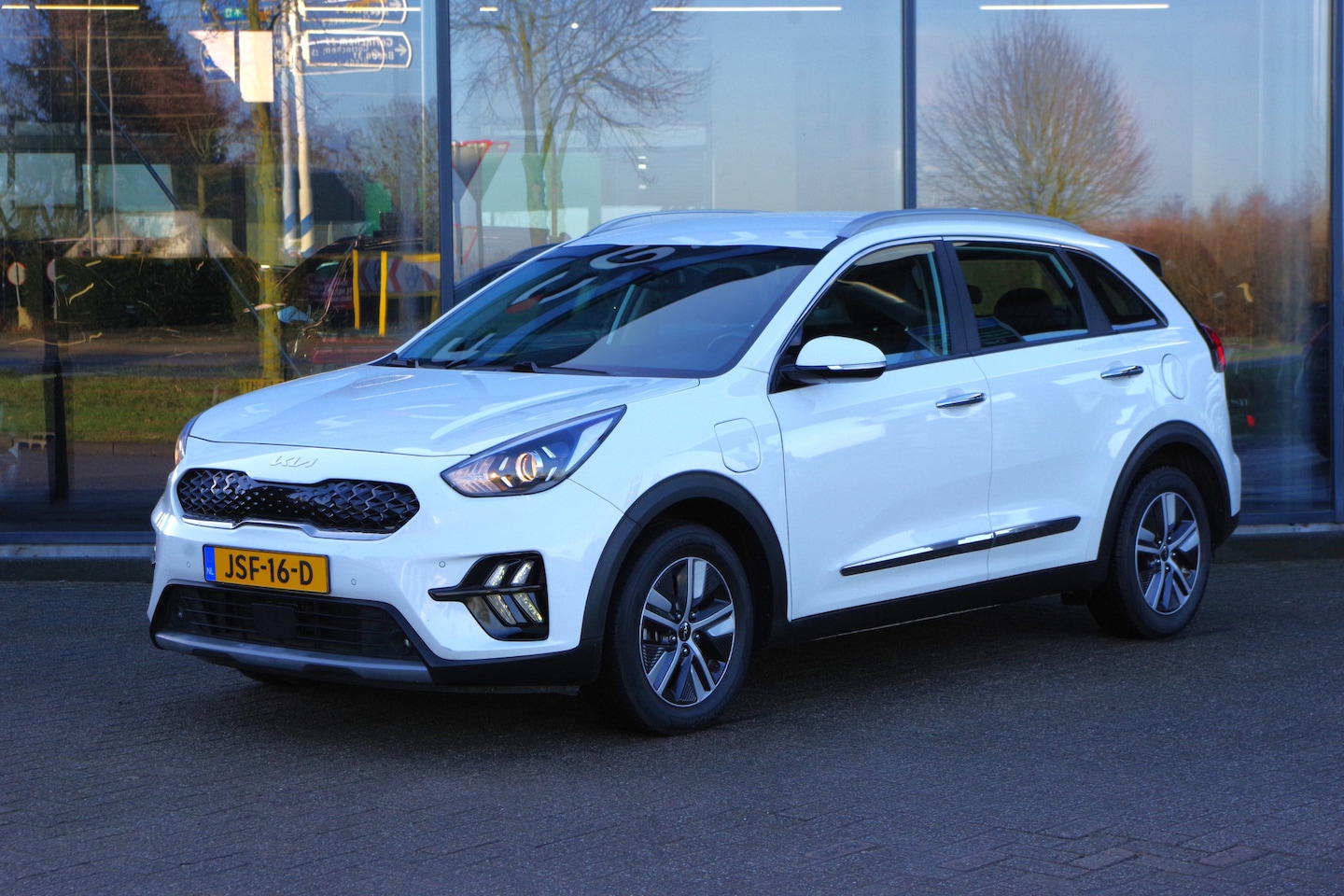 Kia Niro - 1.6 GDi PHEV DynamicLine 1.6 GDi PHEV DynamicLine, Climate Control, Keyless, Camera, Carplay - AutoWereld.nl