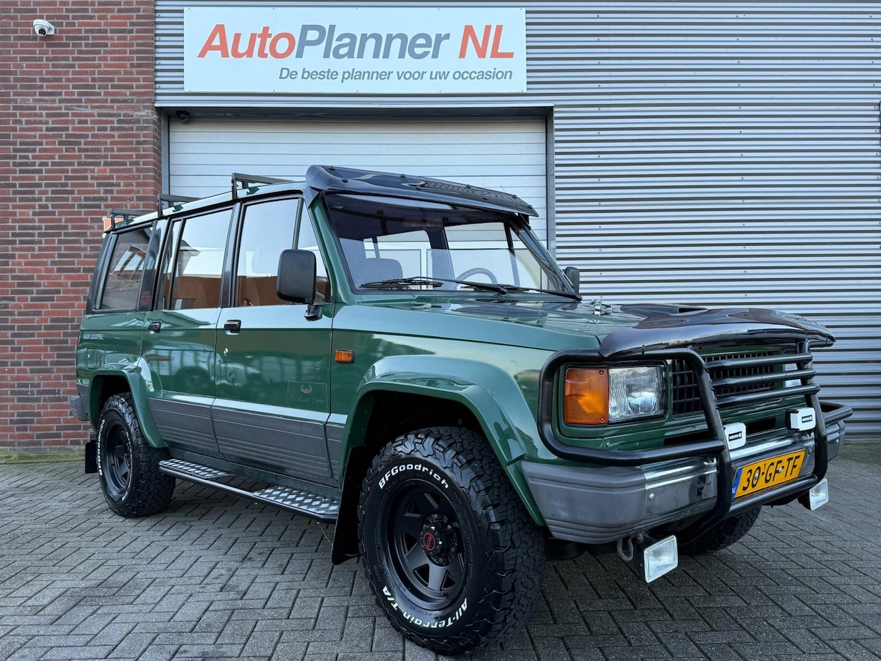 Isuzu Trooper 4x4 - 2.6 Wagon! Uniek! 9-Persoons! Nwe APK! - AutoWereld.nl