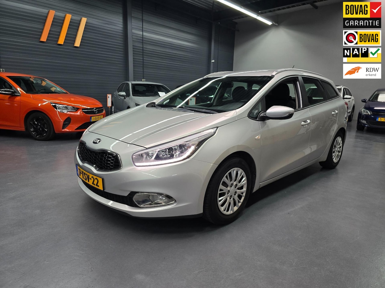 Kia Cee'd Sportswagon - 1.6 GDI ComfortLine NAVI BLUETOOTH NAP NL AUTO - AutoWereld.nl