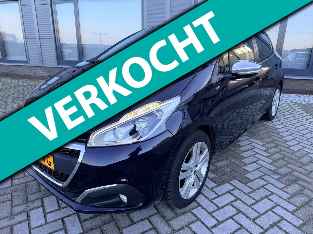 Peugeot 208 - 1.2 PureTech Blue Lease Executive // 91 DKM // Navi // Airco // PDC - AutoWereld.nl