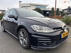 Volkswagen Golf - 1.0 TSI Highline r-line digi dashboard automaat