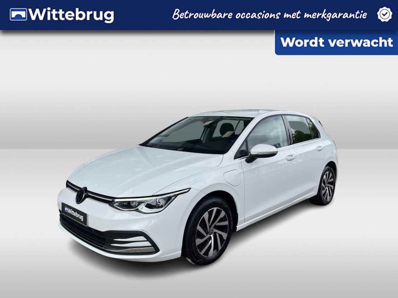 Volkswagen Golf - 1.4 eHybrid Style DSG Automaat Navigatie / Parkeersensoren / Digital Cockpit / Clima / Erg - AutoWereld.nl