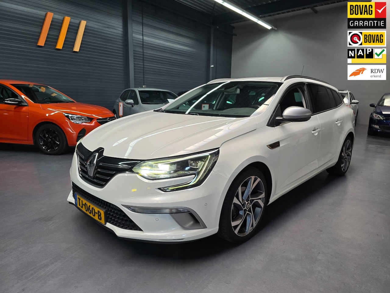 Renault Mégane Estate - 1.5 dCi GT-Line MASSAGE LED CAMERA NAP NL AUTO - AutoWereld.nl