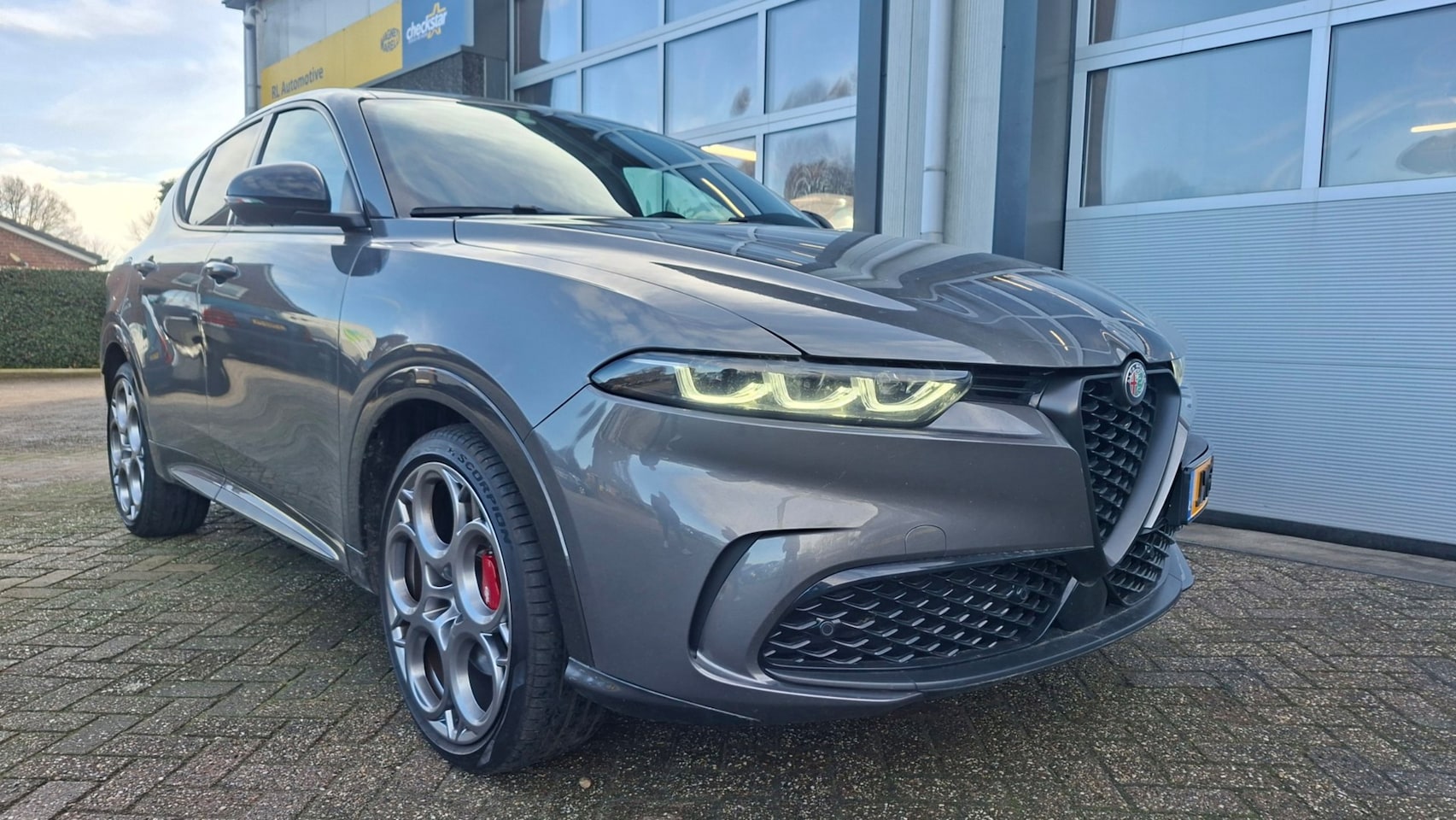Alfa Romeo Tonale - 1.5T Hybrid Edizione Speciale - Trekhaak - Leder - AutoWereld.nl