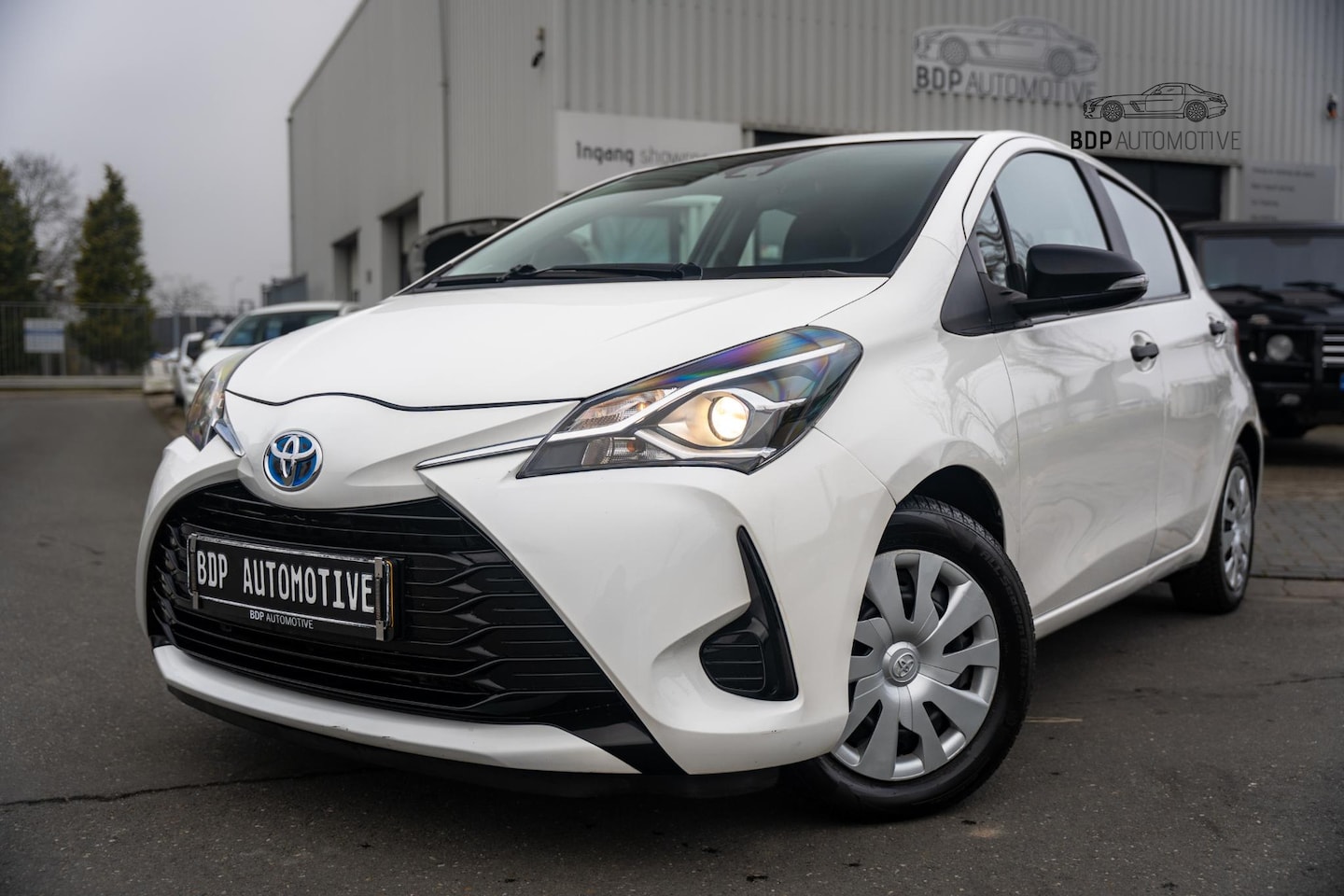 Toyota Yaris - 1.5 Hybrid Active ✅1ste Eigenaar | Rijstrooksensor | Cruisecontrole | Climate controle - AutoWereld.nl