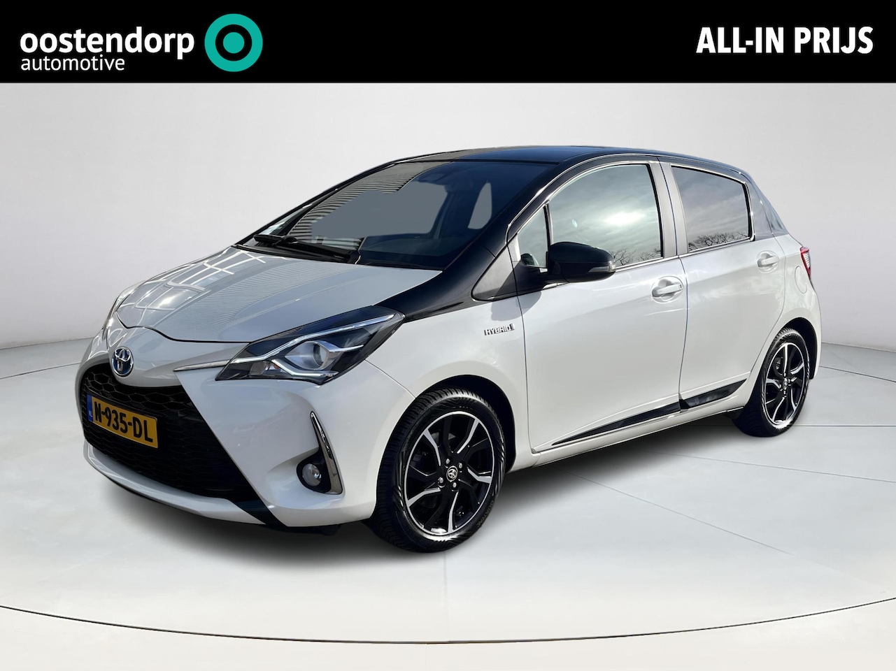 Toyota Yaris - 1.5 Hybrid Bi-Tone | Keyless entry | Bluetooth | 16 inch LM-velgen | Regensensor | Parkeer - AutoWereld.nl