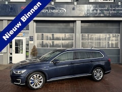 Volkswagen Passat Variant - 1.4 TSI GTE Highline 2016 204pk Panodak, Trekhaak, 18Inch, Cruise, Navi Dealer onderhouden