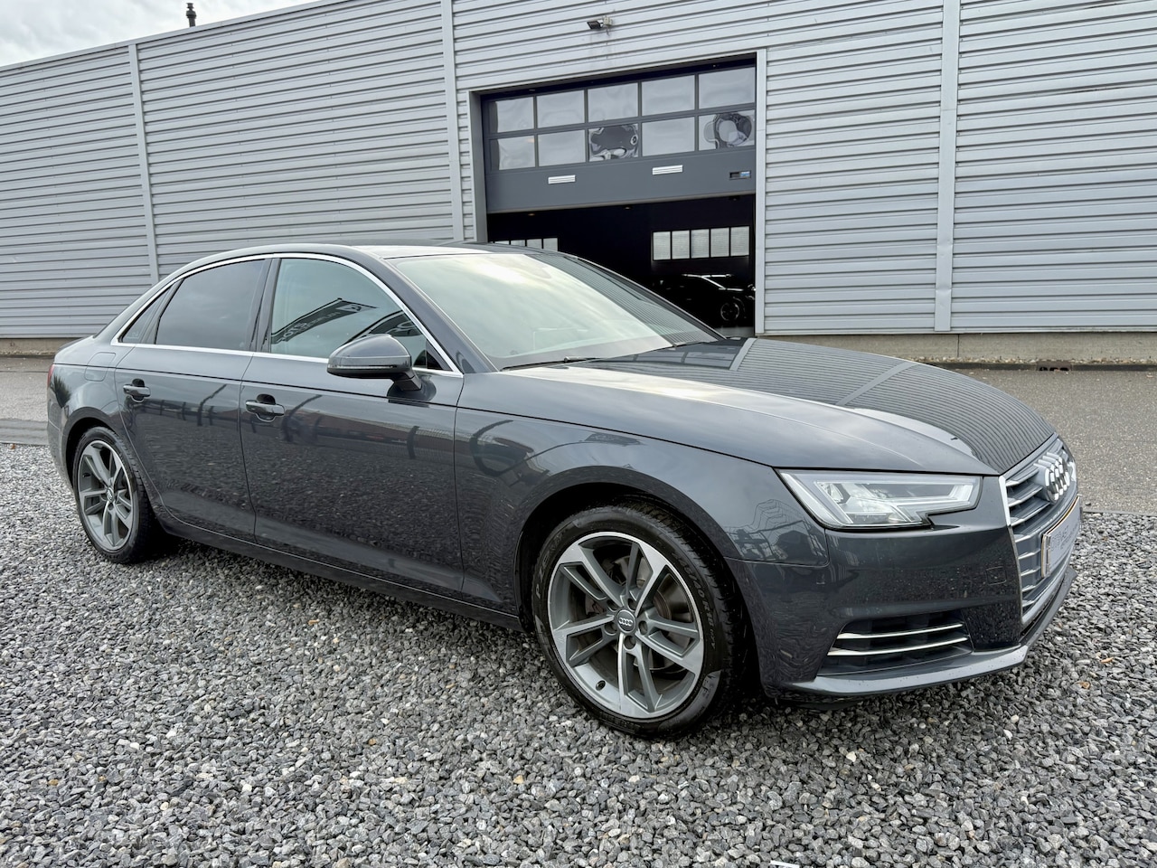 Audi A4 Limousine - 1.4 TFSI Sport Navi|Virtuel|Leer|Carplay|Matrix Antraciet - AutoWereld.nl