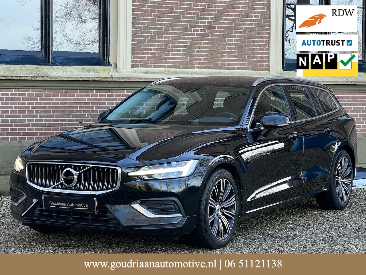 Volvo V60 - 2.0 T5 Inscription NAP | Carplay | Autopilot | Trekhaak - AutoWereld.nl