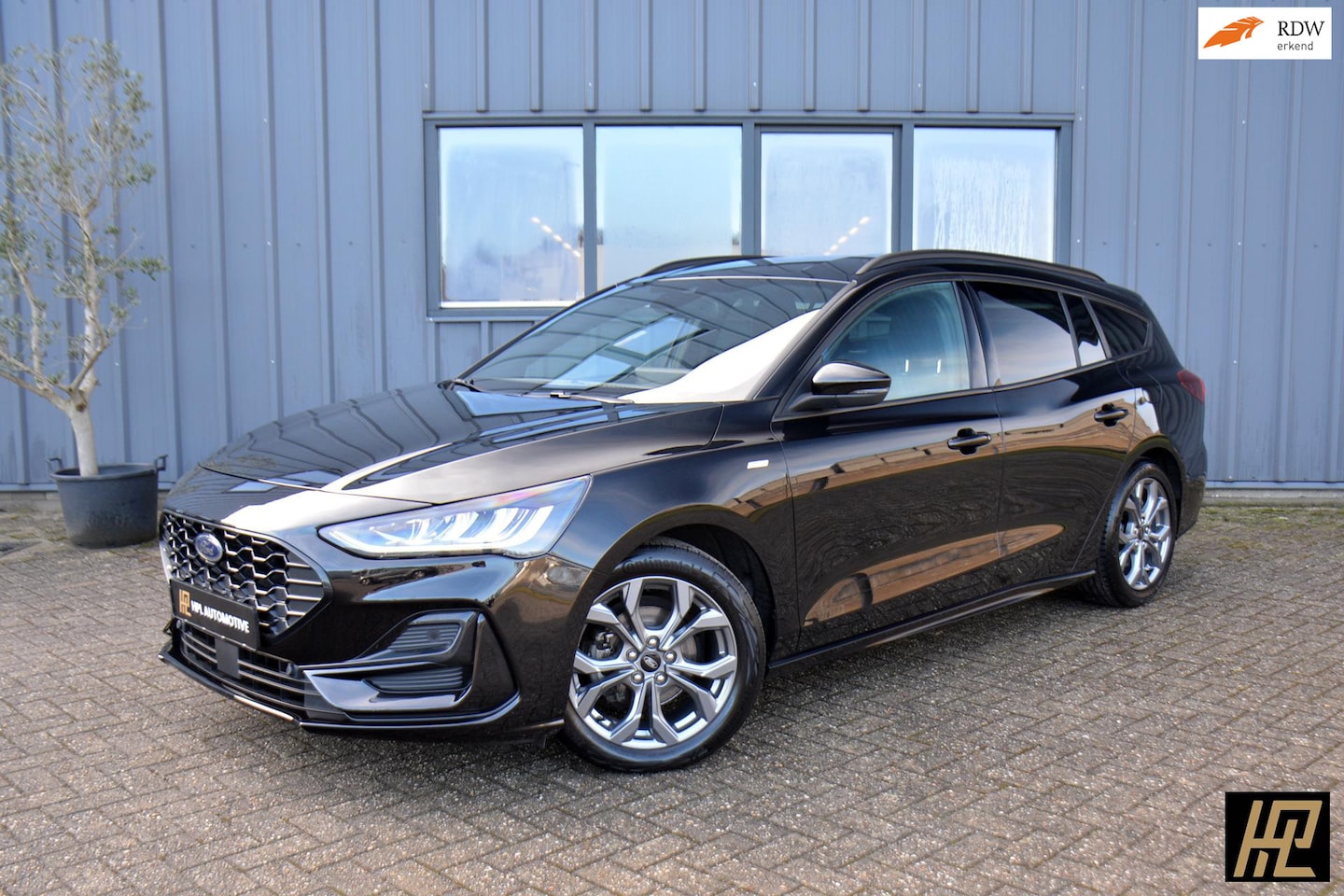 Ford Focus Wagon - 1.0 EcoBoost Hybrid ST Line * Grote Navi * DriversPack * Carplay/Android * Afn. Trekhaak * - AutoWereld.nl