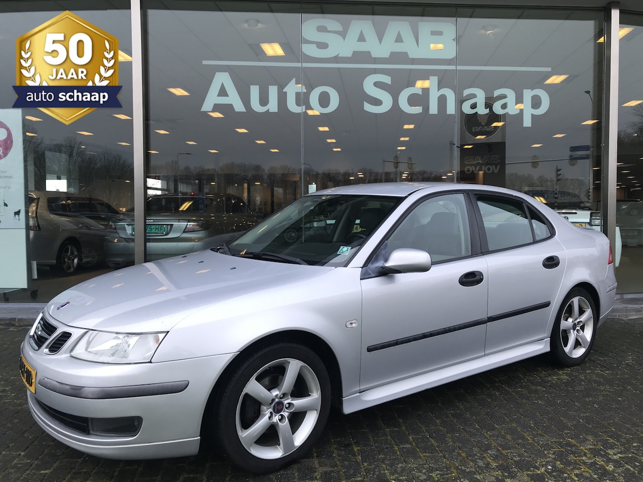 Saab 9-3 - Sedan 2.0t Vector Automaat | Rijklaar incl garantie | Sportstoel Xenon Navigatie Stoelverw - AutoWereld.nl