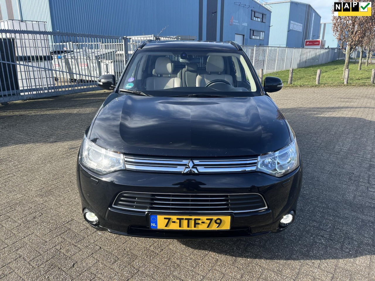 Mitsubishi Outlander - 2.0 PHEV instyle 2.0 PHEV instyle - AutoWereld.nl