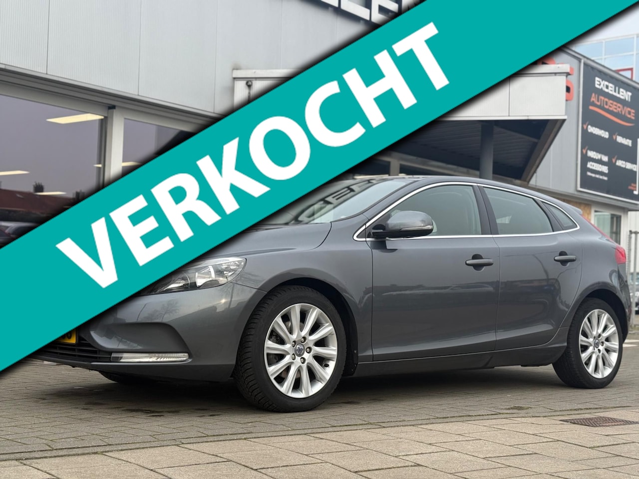 Volvo V40 - 1.6 T3 Momentum-Leder-Navi - AutoWereld.nl