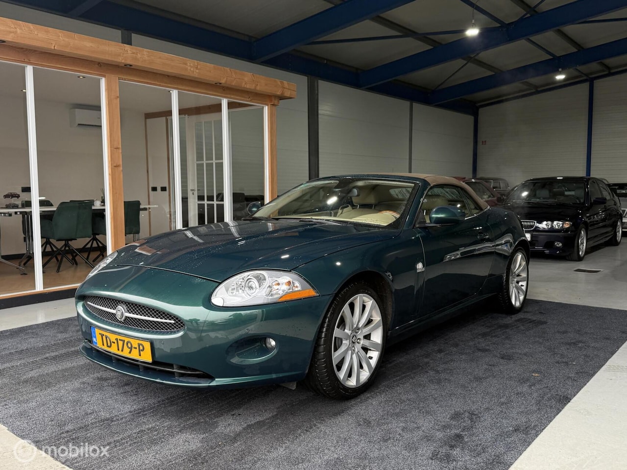 Jaguar XK - 4.2 V8 Convertible 4.2 V8 Convertible - AutoWereld.nl