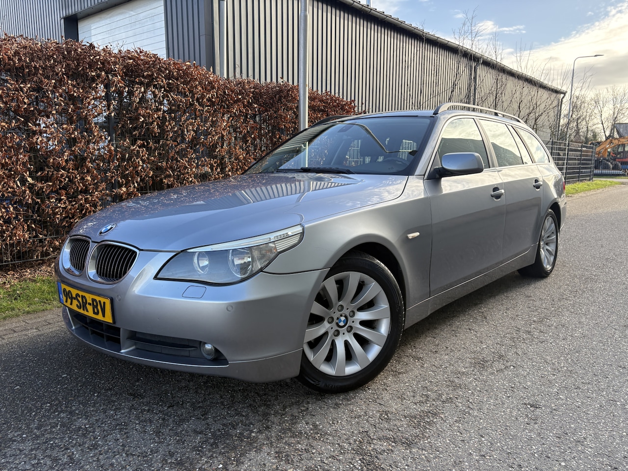 BMW 5-serie Touring - 523i Executive / AUTOMAAT / LEER / NAVI / CRUISE - AutoWereld.nl