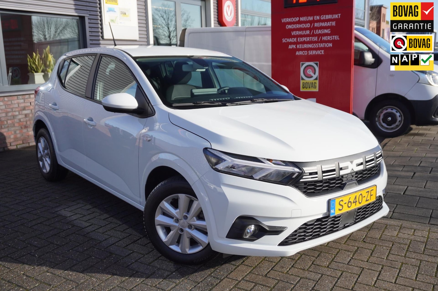 Dacia Sandero - 1.0 TCe 90 Expression / Carplay / Cruise control / NAP - AutoWereld.nl