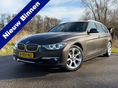 BMW 3-serie Touring - 320i High Executive / Automaat / Airco / Navi / Trekhaak / Elektrische Achterklep Achterra