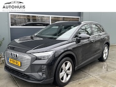 Audi Q4 e-tron - 35 Edition 55 kWh Stoelverwarming Navigatie 19" LMV Trekhaak Elektrische klep Sound