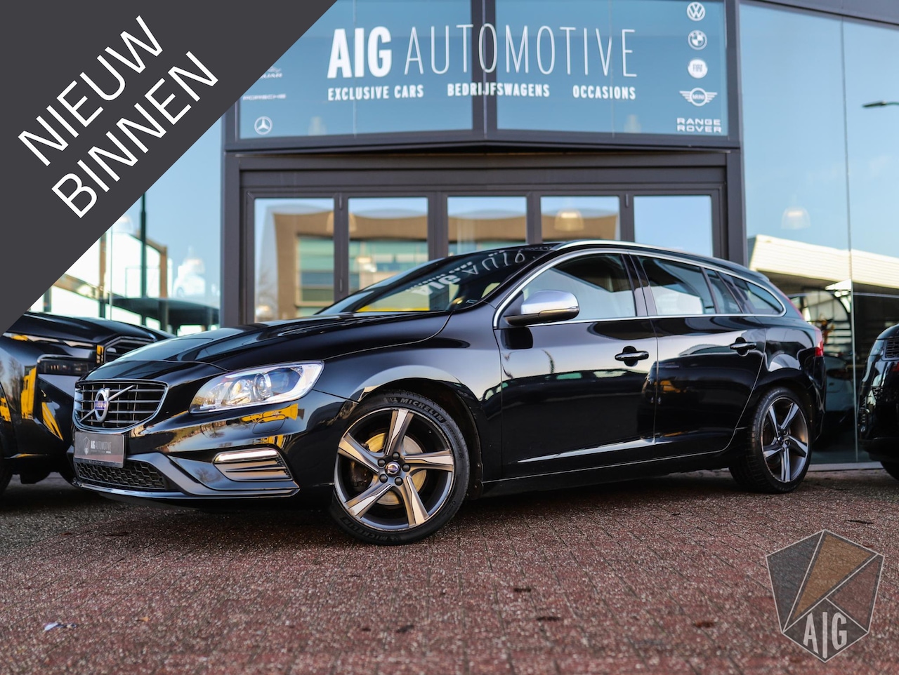 Volvo V60 - 2.0 T3 R-Design | Trekhaak | Stoelverw. | Navi | Bluetooth - AutoWereld.nl