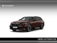 BMW i5 Touring - eDrive40 | MAHOGANY ll RED | M-Sport Pro | 21'' | B&W | Panorama. | Comf. stoel. | Head-Up