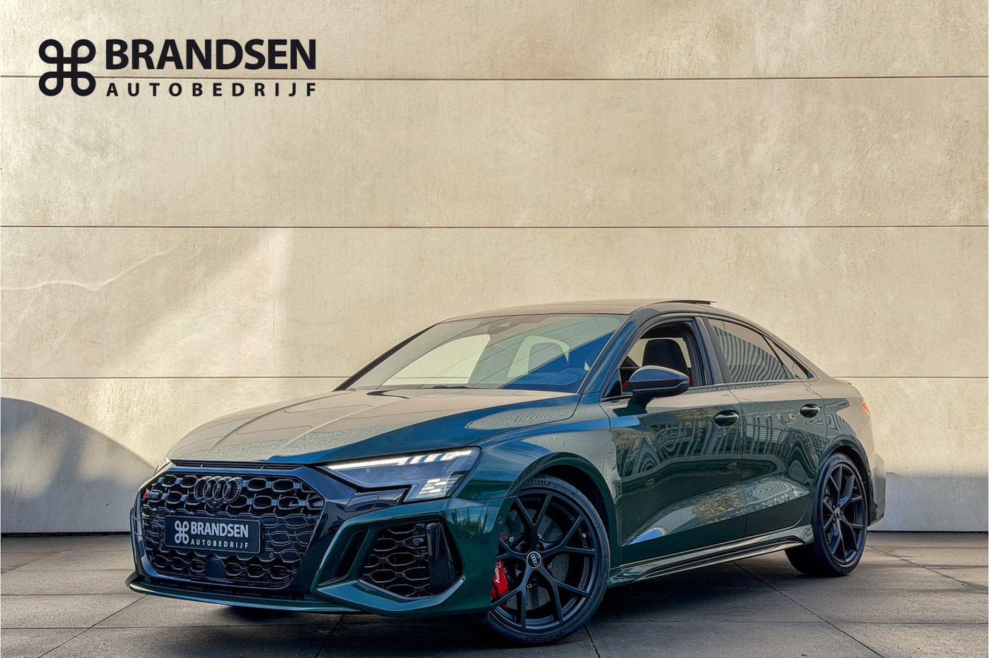 Audi RS3 - Limousine 2.5 TFSI quattro Carbon ext.-Keramisch-Pano-Head up-Keyless-ACC - AutoWereld.nl