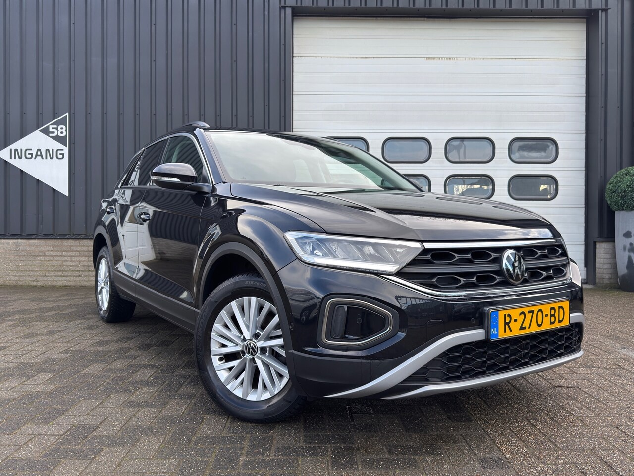 VOLKSWAGEN T-ROC