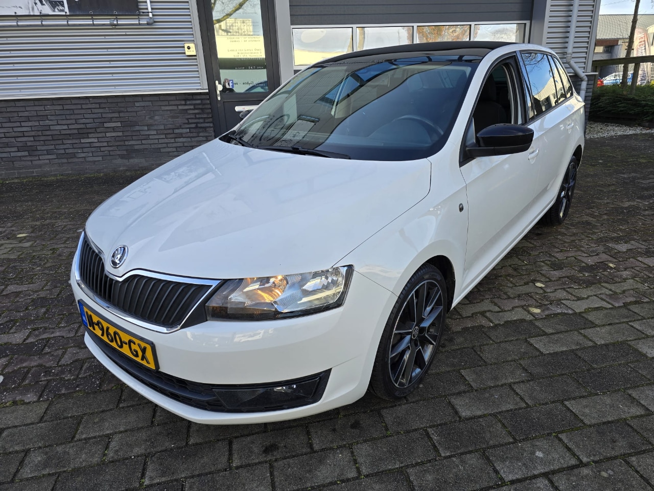 Skoda Rapid Spaceback - 1.4 TSI DSG GREANTECH ELEGANCE BUSINESSLINE Spaceback - AutoWereld.nl