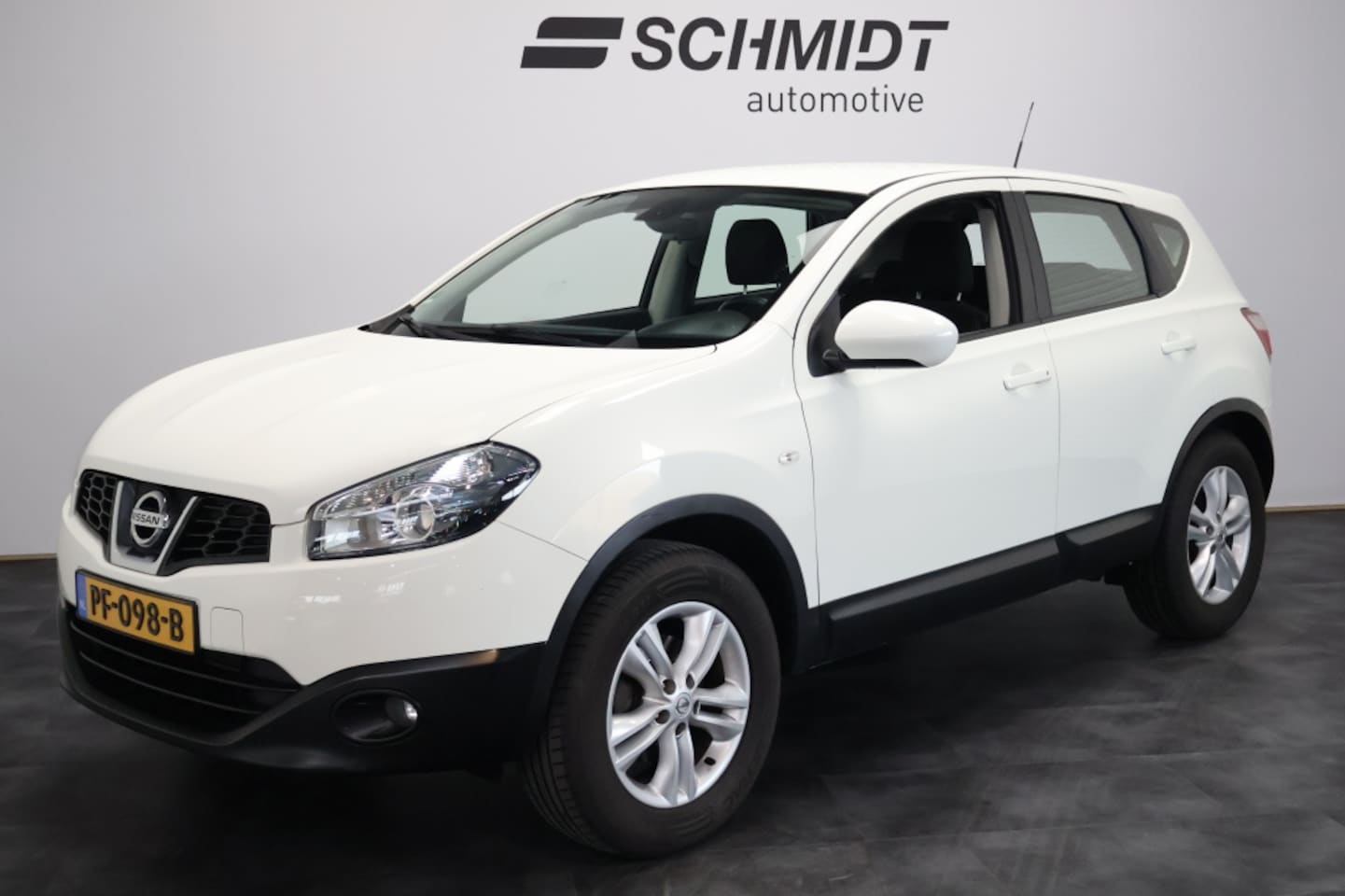 Nissan Qashqai - 1.6 Visia | Trekhaak | Camera | Xenon | Cruise Control - AutoWereld.nl