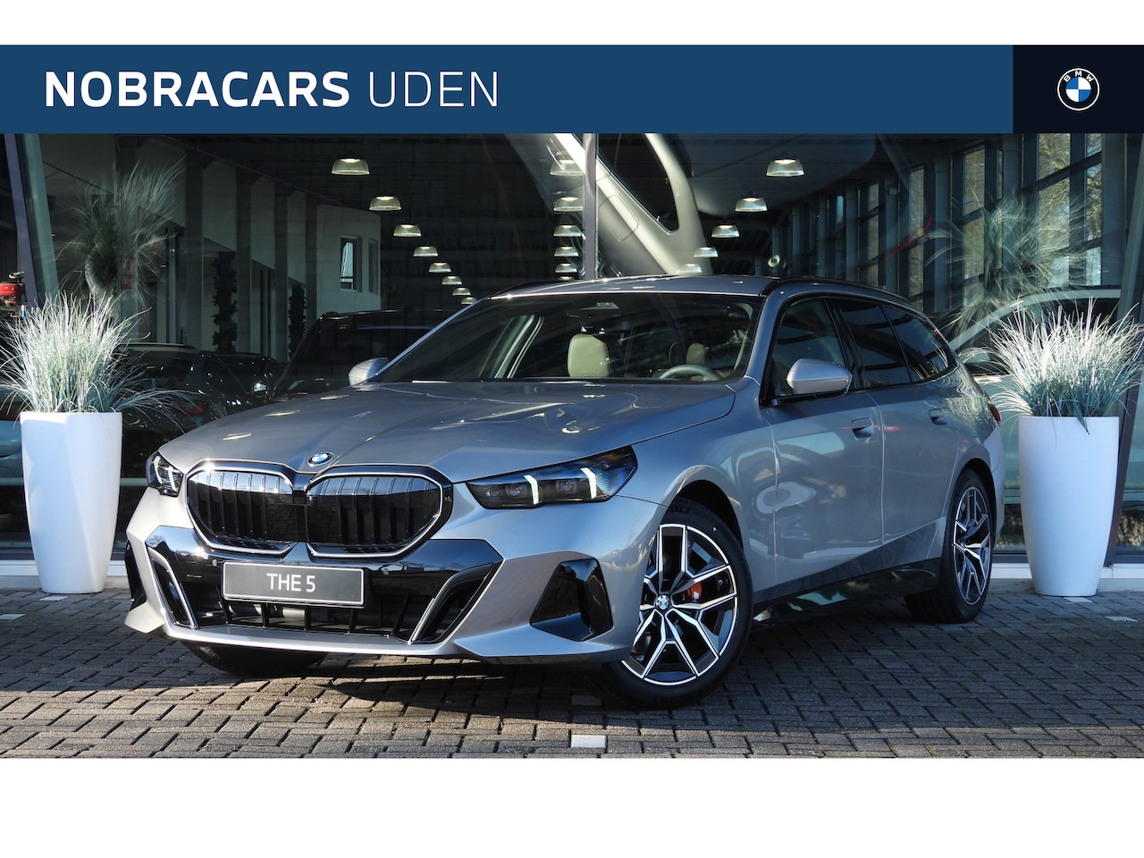 BMW 5-serie Touring - 520i M Sport Automaat / Trekhaak / Adaptieve LED / Comfort Access / Parking Assistant Plus - AutoWereld.nl