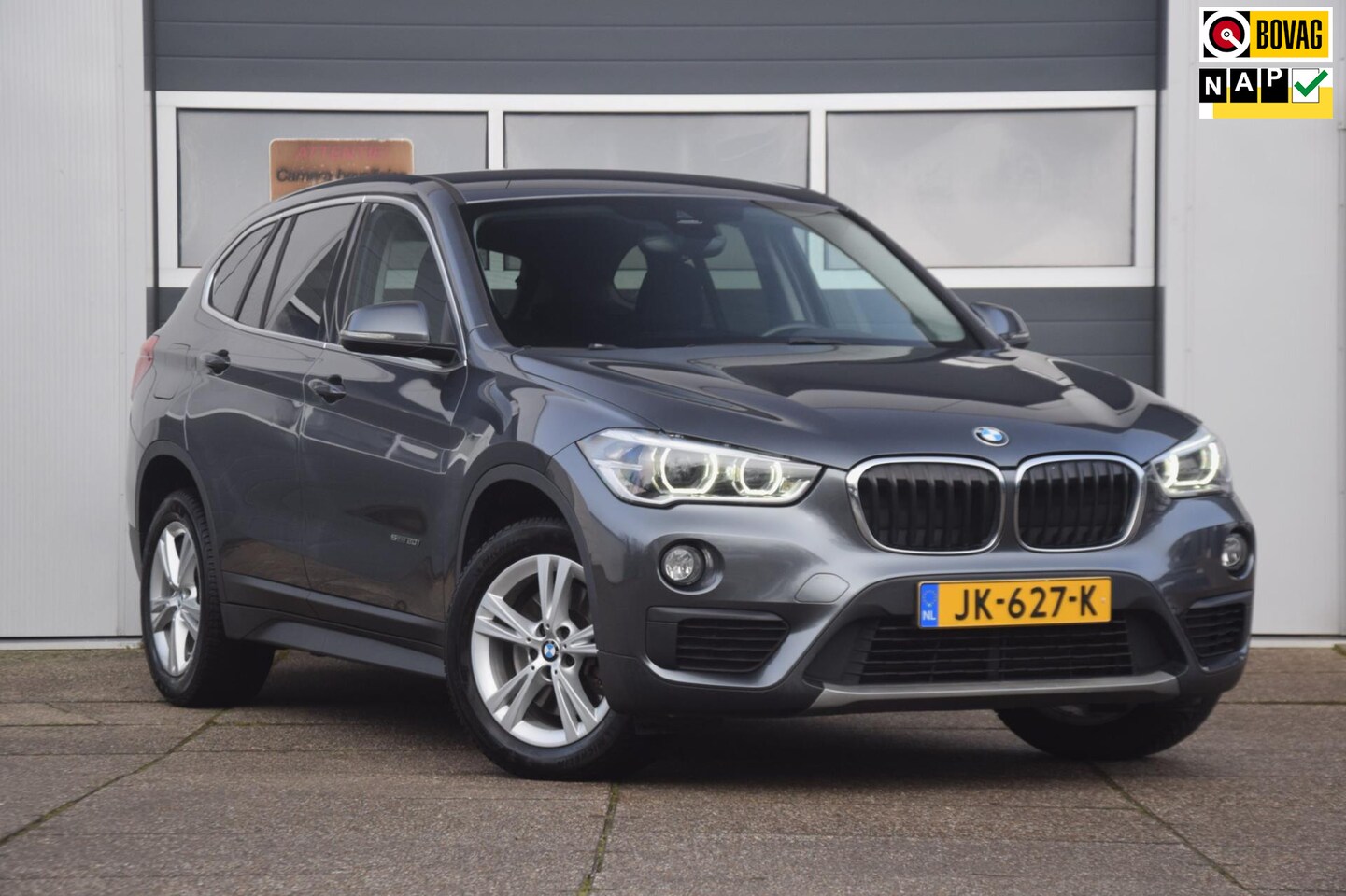 BMW X1 - SDrive20i Centennial Executive TREKHAAK/ADAPTIEVE CRUISE/CAMERA - AutoWereld.nl