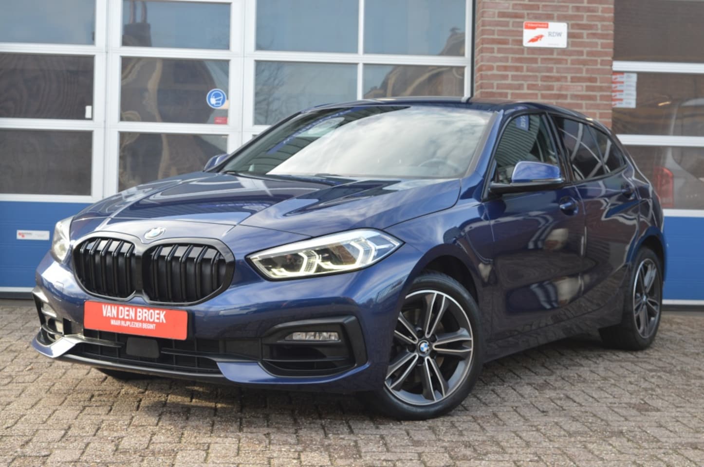 BMW 1-serie - 118i Executive | AUT - VRT.DASH - BLACKLINE - AutoWereld.nl