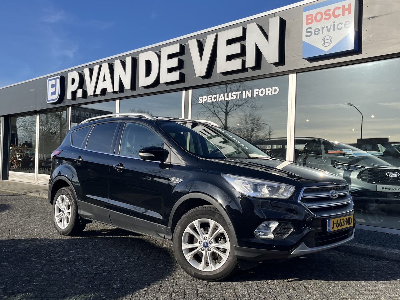 Ford Kuga - 1.5 EcoBoost Titanium 150pk/110kW 6-bak | Afn. trekhaak | Bi-Xenon | Elek. achterklep | Ca - AutoWereld.nl