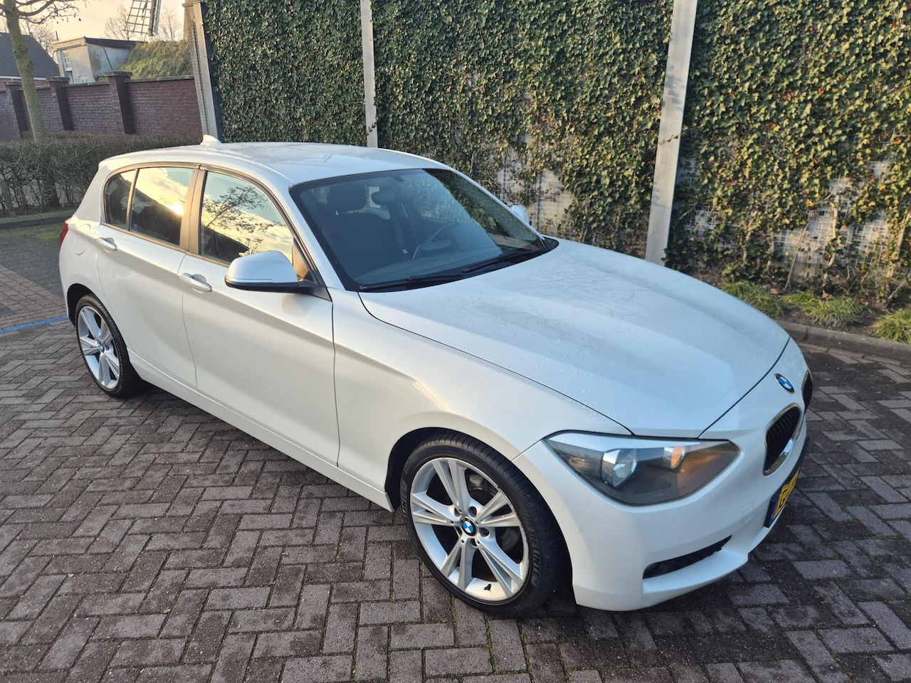 BMW 1-serie - 114i Business+ Export / Handel - AutoWereld.nl