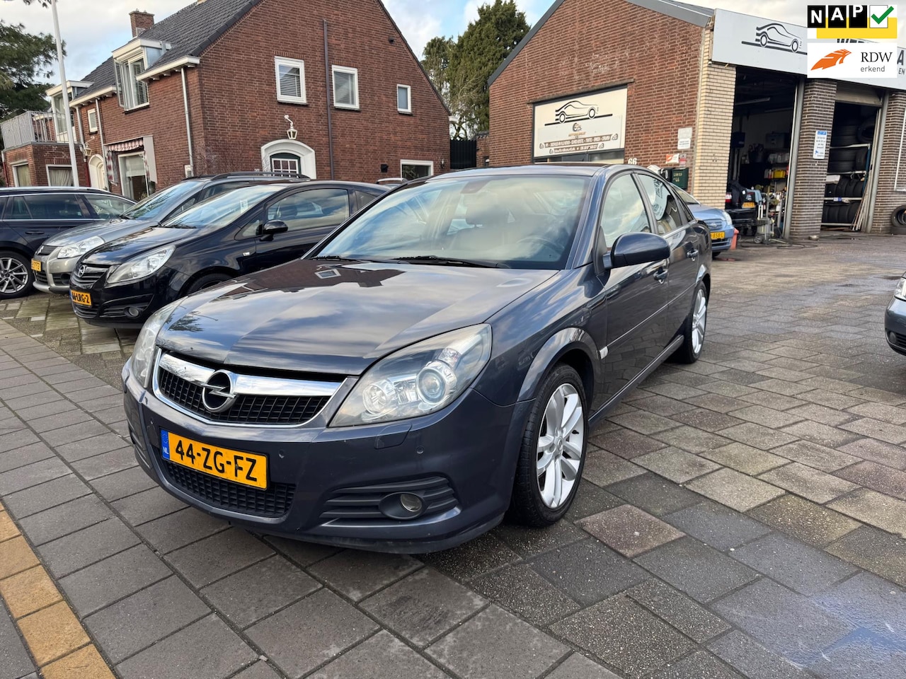 Opel Vectra GTS - 1.8-16V Temptation Excellence AIRCO/ HALF LEDER/ CRUISE CONTROL/TREKHAAK - AutoWereld.nl