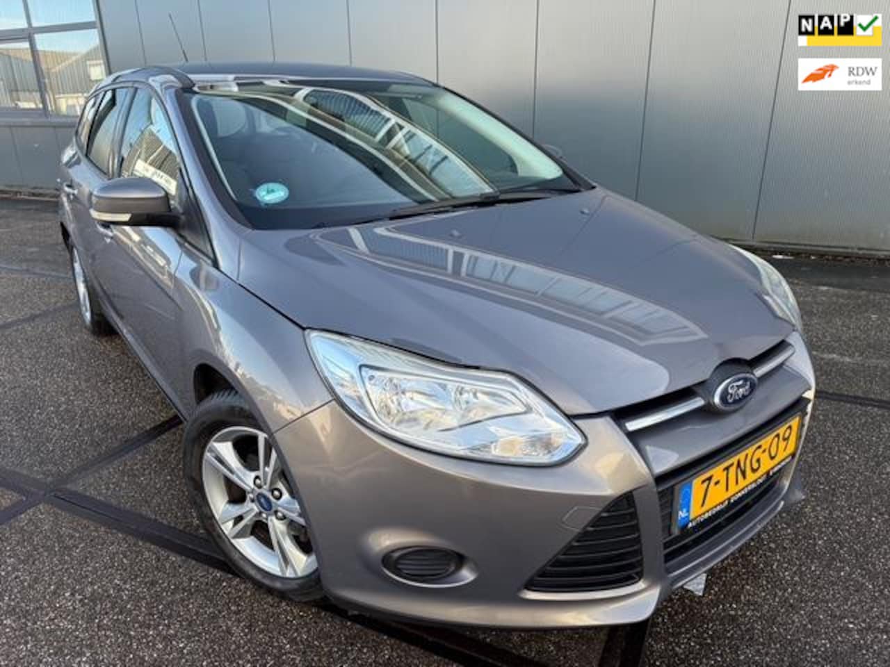 Ford Focus Wagon - 1.0 EcoBoost Edition | NW D-RIEM | NAP | APK | - AutoWereld.nl