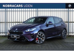 BMW 1-serie - 120 M Sport Automaat / Panoramadak / Sportstoelen / Achteruitrijcamera / Adaptieve LED / C