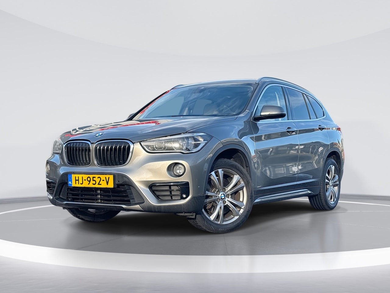 BMW X1 - sDrive20i |PANO|TREKHAAK|MEMORY|STOELVERW.|ORG.NL|NAP| - AutoWereld.nl