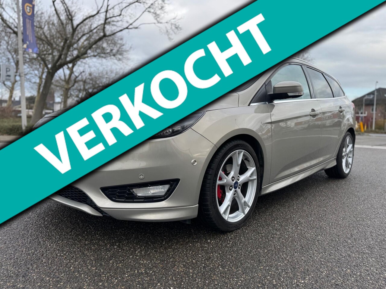Ford Focus Wagon - 1.0 Titanium ST-Line / distributieriem.vervangen / airco / cruise.cont / key.less / naviga - AutoWereld.nl