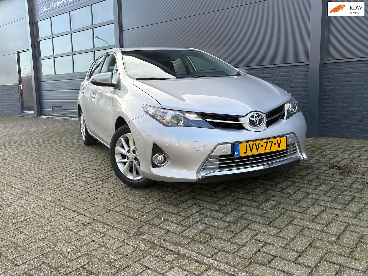 Toyota Auris - 1.8 Hybrid Aspiration | NAVI | Park. cam | CC | 5DRS - AutoWereld.nl